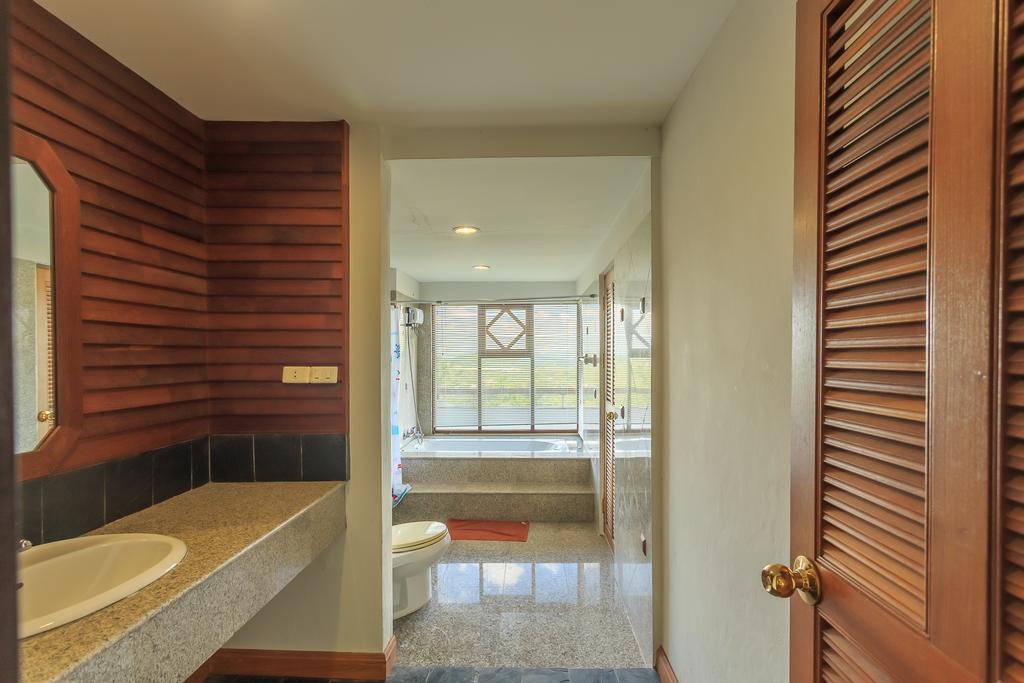Phuripimarn Penthouse Pak Chong Esterno foto