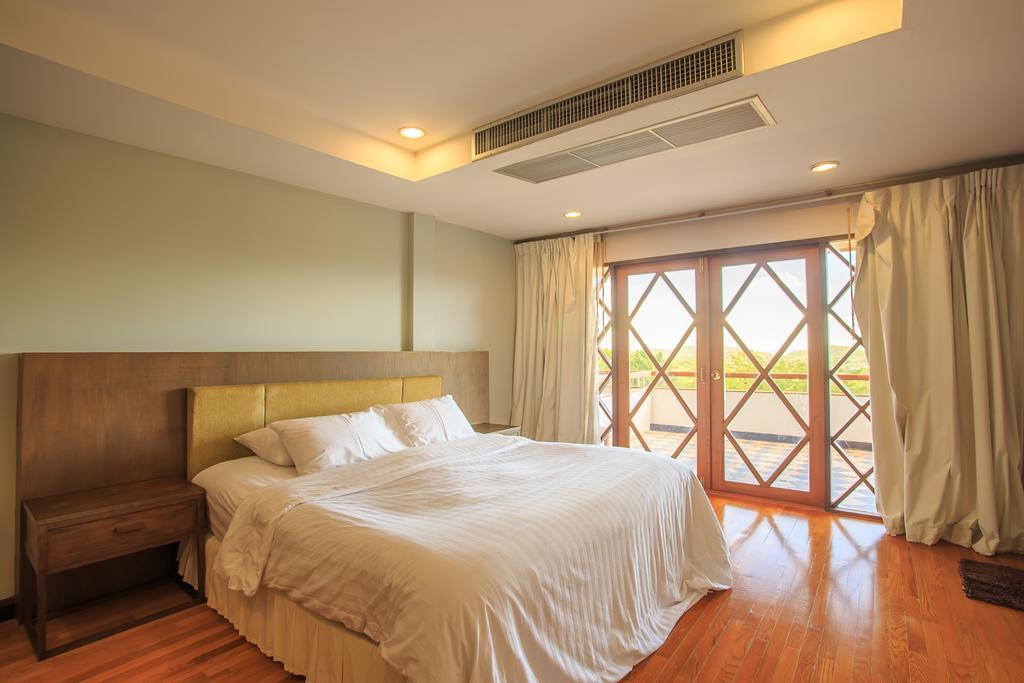 Phuripimarn Penthouse Pak Chong Esterno foto